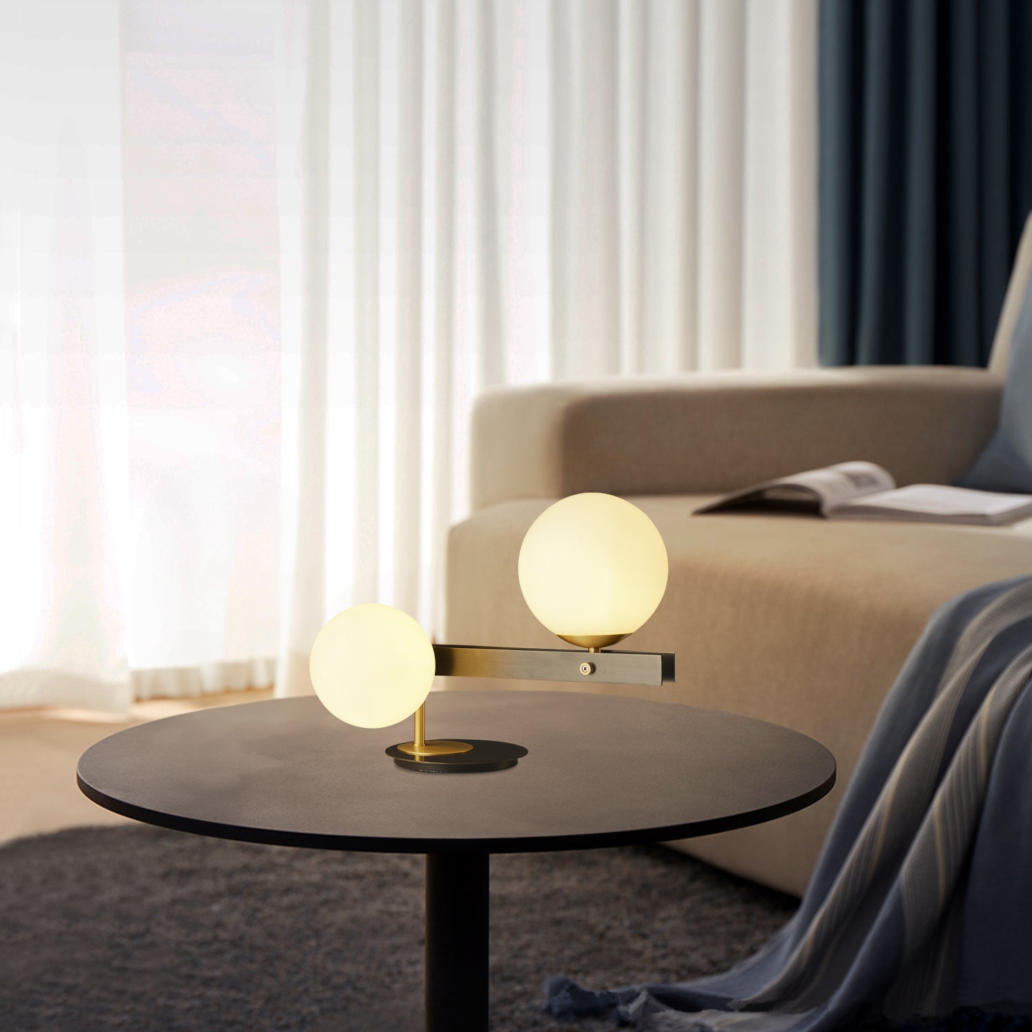 Planeta T Table Lamp