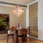 Modernist Diamond Shaped Handblown Murano Glass Chandelier - Image 4
