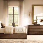 Arcachon Linear Sconce - Image 3