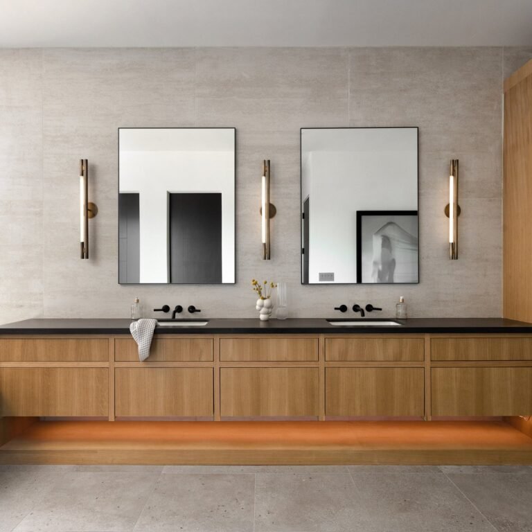 Surrey_Sconce_LukeLampCo_0017